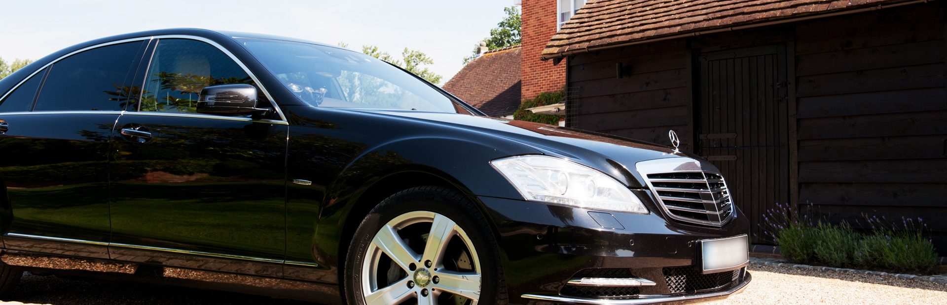 Luxury chauffeur car service in Surrey